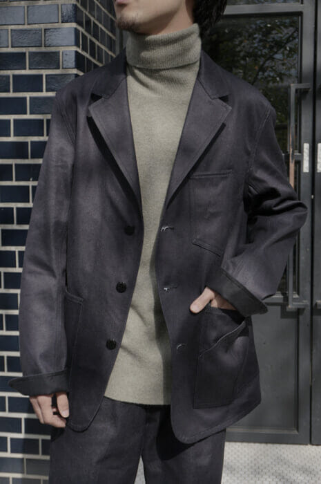 サイと1LDK。2つの符号が重なったワークテイストかつ上品なラペルジャケット。