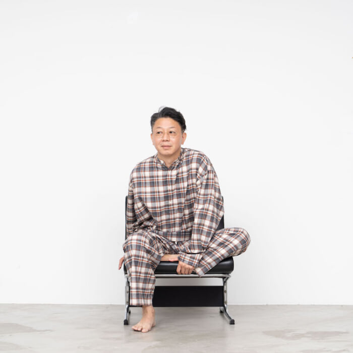 グラフペーパー フレームワークが提供する極上の睡眠。トーマスメイソンの生地を用いたルームウェアをご覧あれ。