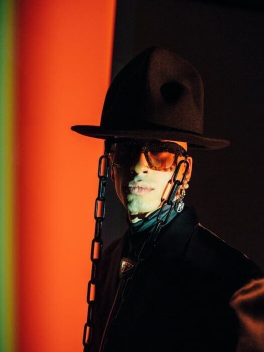 An exceptional sense of style expressed through eyewear. Avant-garde, a collaboration between Patrick Mason and Ravin Studios.