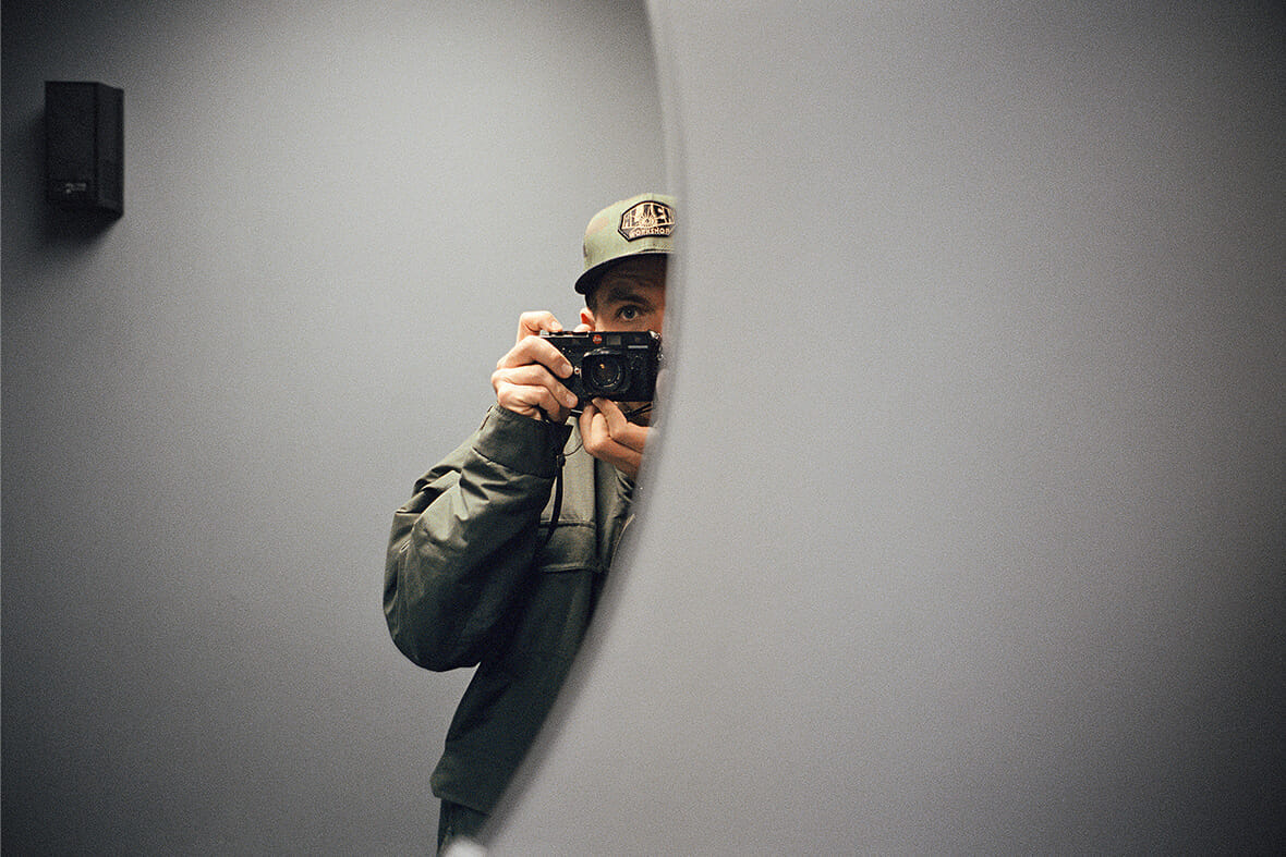 写真家グレッグ・ハント日本初個展。 写真とスケート、ジェイソン