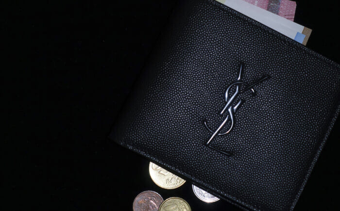 連載「憧れの逸品」No.175 タイムレスなロゴをまとったサンローランのウォレット。