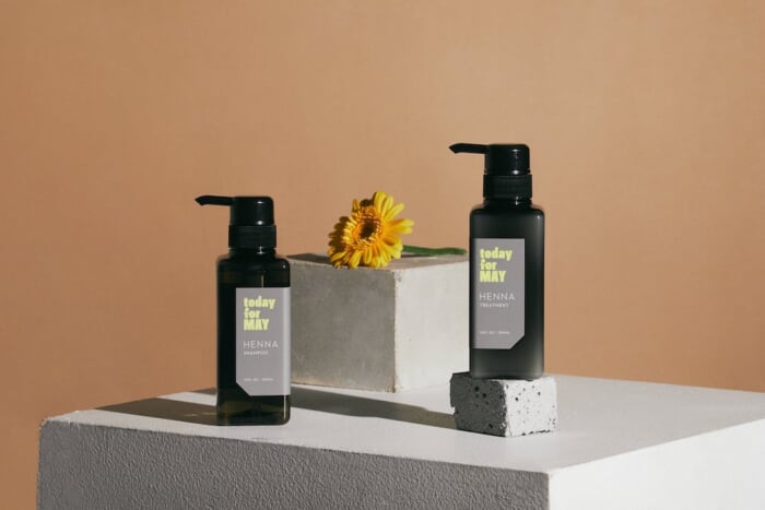 ヘナが導く髪本来の美しさ。トゥデイ・フォー・メイのシャンプーとトリートメントで冬のトラブルを一掃しましょう。