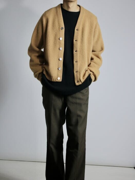 Good color, good fabric, good silhouette. Cardigans that add color to your fall and winter outfits.