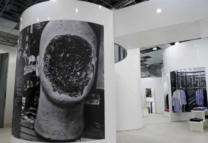 川久保玲が選んだ109枚。森山大道のインスタレーションがコム デ ギャルソンの店舗とドーバー ストリート マーケット ギンザで開催中。