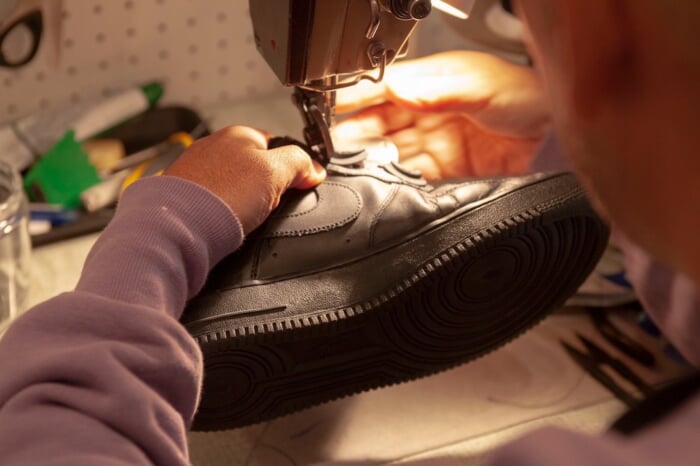 【FOCUS IT.】プレイグラウンドが掲げるスニーカーのニュースタンダード。色褪せることのない一足との出合いはここにあります。