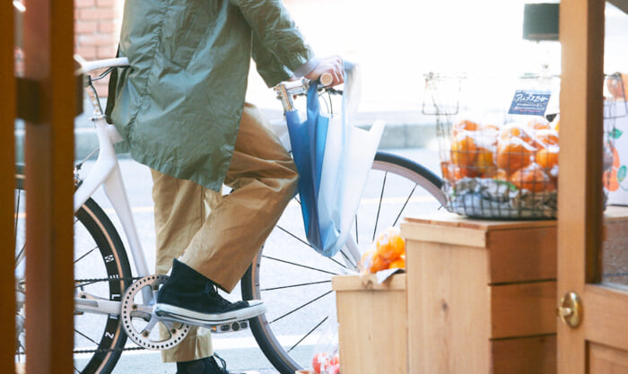 An update of the convenience store bag, Amabro's bags are soft, lightweight, and colorful.