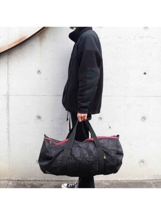 Let's get your hands on some original "REI" goods, a staple of American souvenirs, at Huynem's.