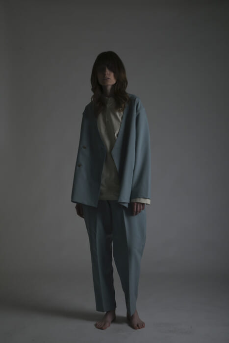 Clothes worn as daily necessities. Ata's designs remove the concept of size and gender.