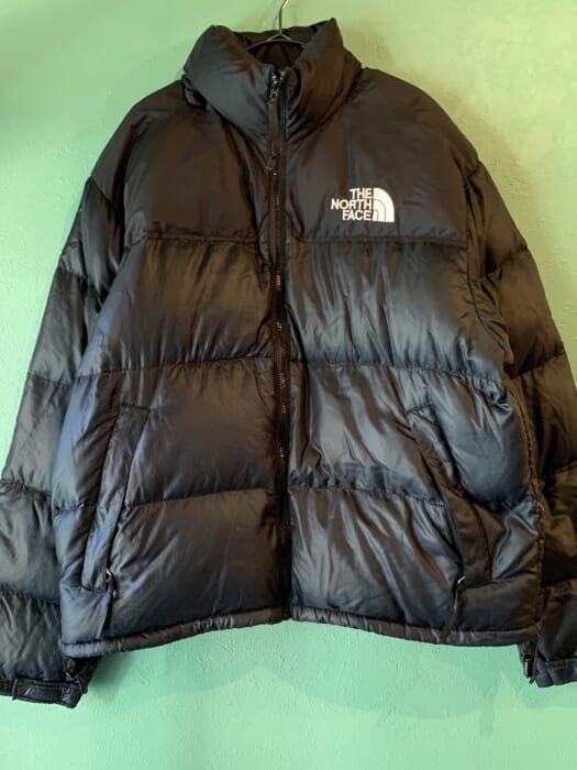 大人気のザ・ノース・フェイスのヌプシジャケットは、あえて古着を選ぶのが気分です。