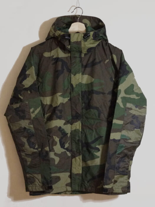 まさかのアンダー1万円！ ゴアテックス搭載のナイロンジャケットが破格のプライスで販売しています。