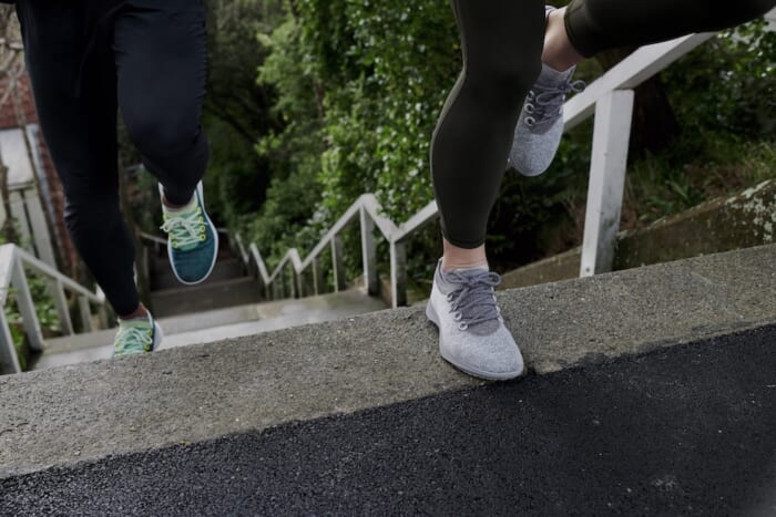 雨でも走りたいあなたへ。進化を遂げた、オールバーズのランニングシューズが登場。