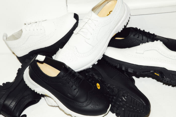A pair with presence in your minimalist wardrobe. A hybrid yet basic Orphic classic.