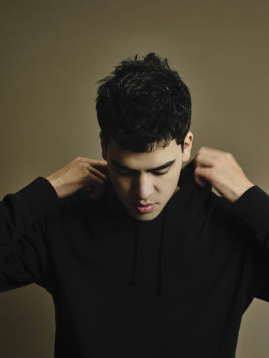 A hair styling product that protects the scalp. Botanical Breeze introduces a new hair styling series with natural origin 100%.