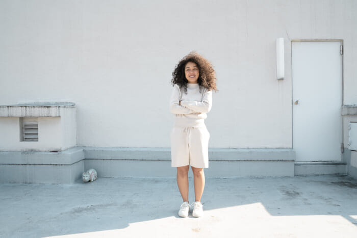 Litender is a project that breathes new life into leftover threads and fabrics. Please take a piece for the fresh season.