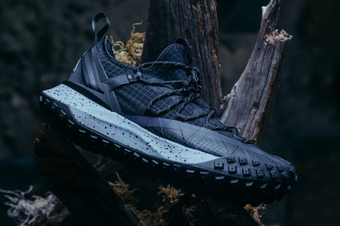 ヘイヴン×Nike ACG。悪路も夜道もデートへ急ぐ道中も、この一足が快適にコトを運んでくれます。