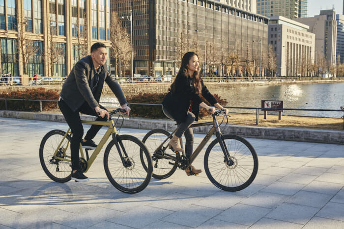 カーテル バイクスの次なる新作はE-バイク。遠くまでスイスイと行きたくなるはずです。