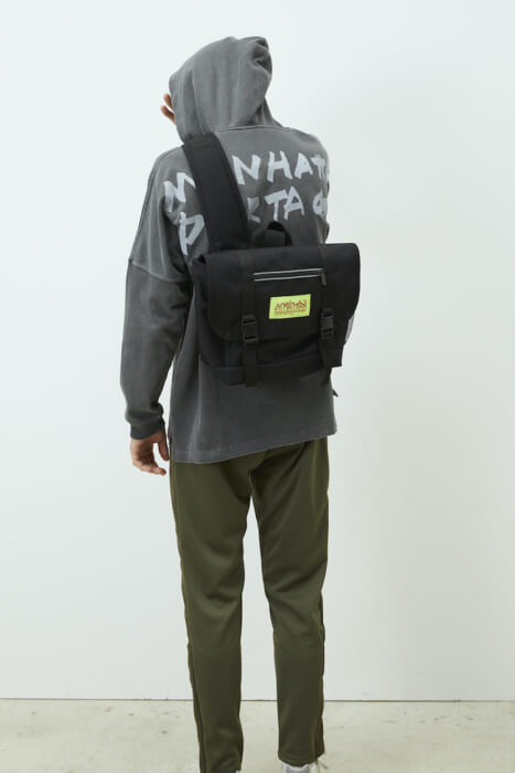 Manhattan Portage's unshakable messenger bag. Bicycle commuters, this is a must have.