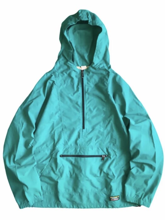 For an early preparation for the rainy season, use Elle Bean's anoraks.