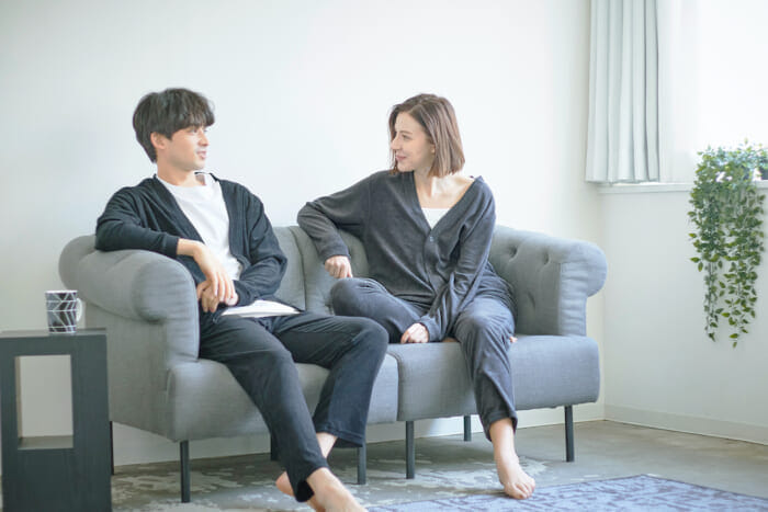 オンとオフを兼ねる服。現代のライフスタイルに寄り添う新ブランド、クロネが誕生しました。