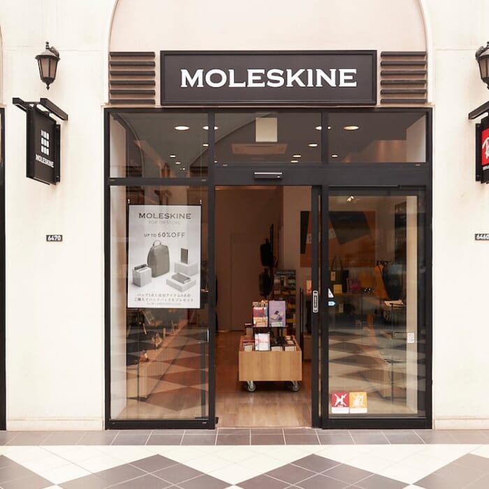 You can get Moleskine at an off-price! Spend to your heart's content at Mitsui Outlet Park Kisarazu.