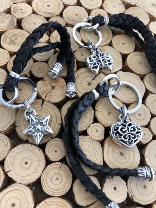 A new option for your summer look: keychains. Bill Wall Leather is proud to present a new limited edition item available only at BEAMS.