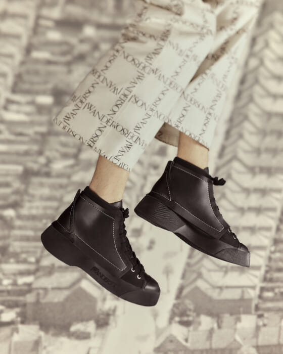 JW Anderson releases its first sneaker. It is a masterpiece that will be engraved as a masterpiece of the brand.