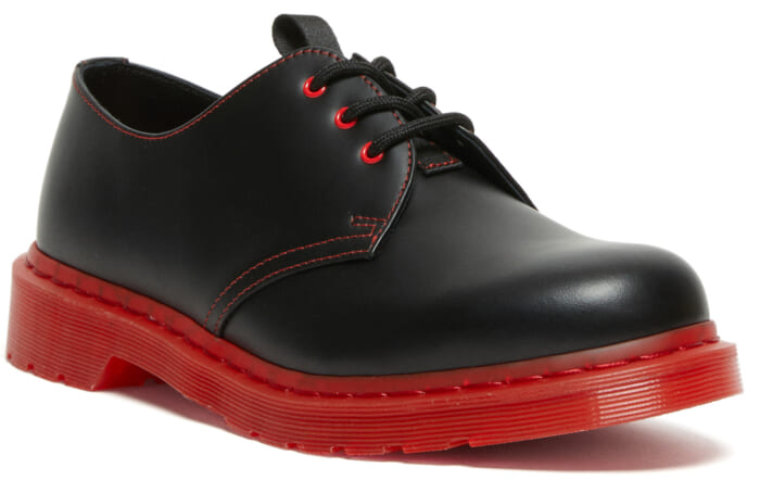 A pair with good design, good wear, and good luck. Dr. Martens met a fashion label from Hong Kong.