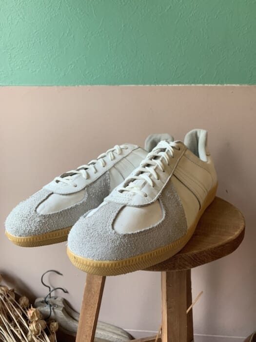 一足は持っておきたいジャーマントレーナー。オリジナルを忠実に再現した復刻モデルです。