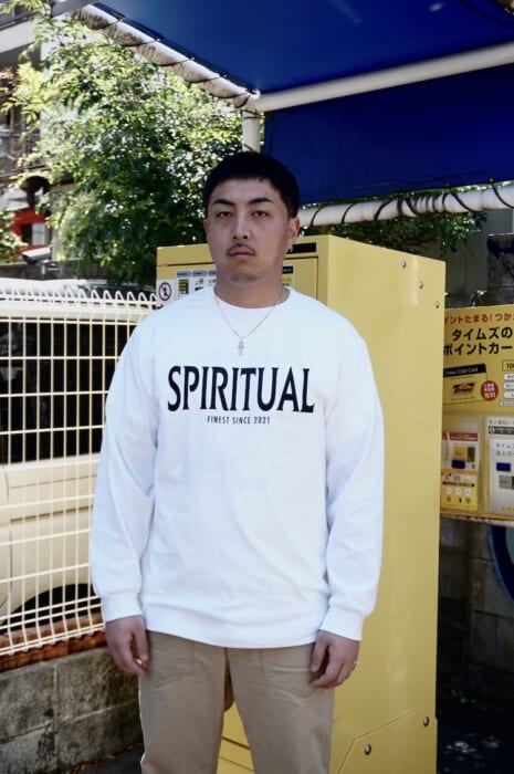 Etavarp, a fashion label of unknown details, is releasing a new line of products. Don't miss the guerrilla release timing!