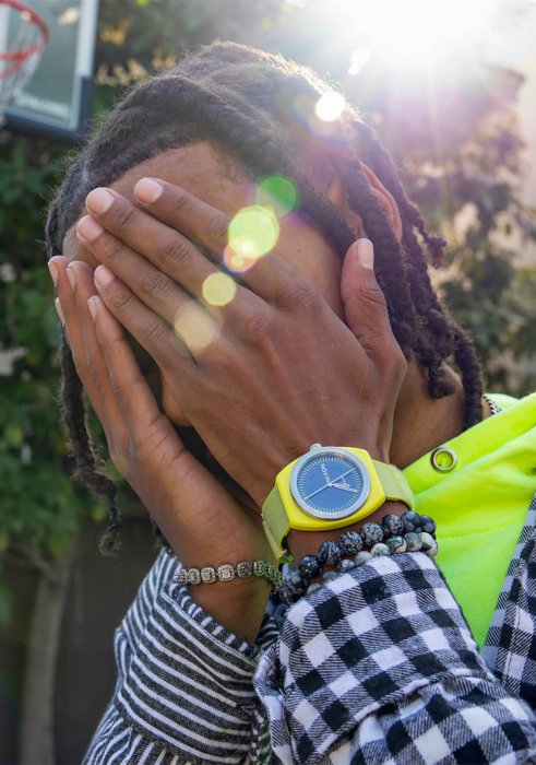 潮風香る6本の時計。カリフォルニア発のニクソンが、海由来の、海のためのサステナブルな取り組みをスタート。