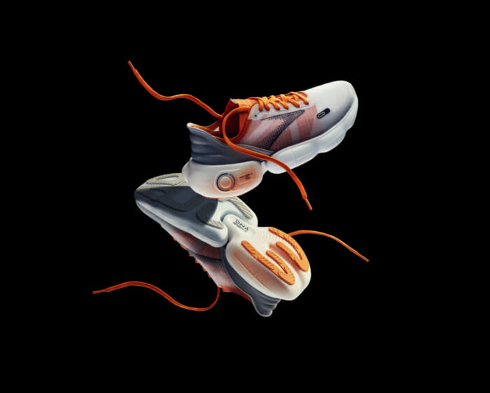 月面を走るかのような、衝撃的クッション性。ブルックスからアポロ11号にインスパイアされた最新モデルが登場。