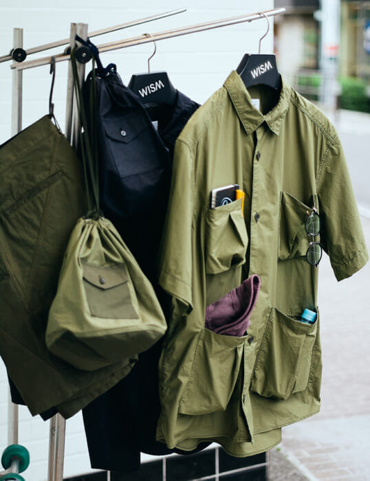 阿吽の呼吸を見せる、ウィズムとクオンの新コレクション。デイリーかつモダンな快作です。