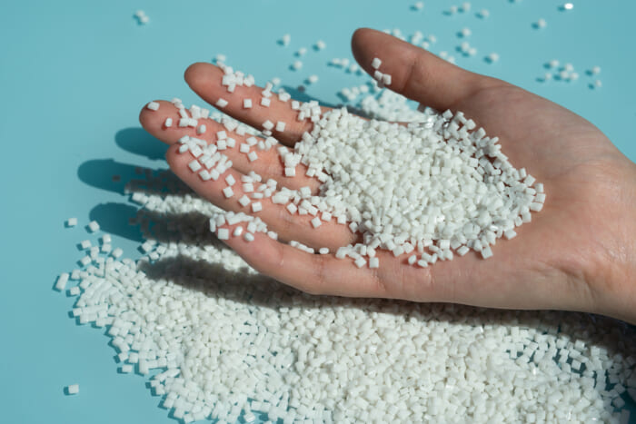 To protect the marine environment. Helly Hansen has taken a major step toward a recycling-oriented society.