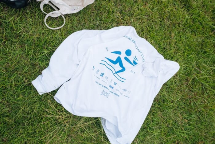 ランニングイベント「RUNNING BREAKFAST CULT」のオリジナルTシャツが限定販売されます。
