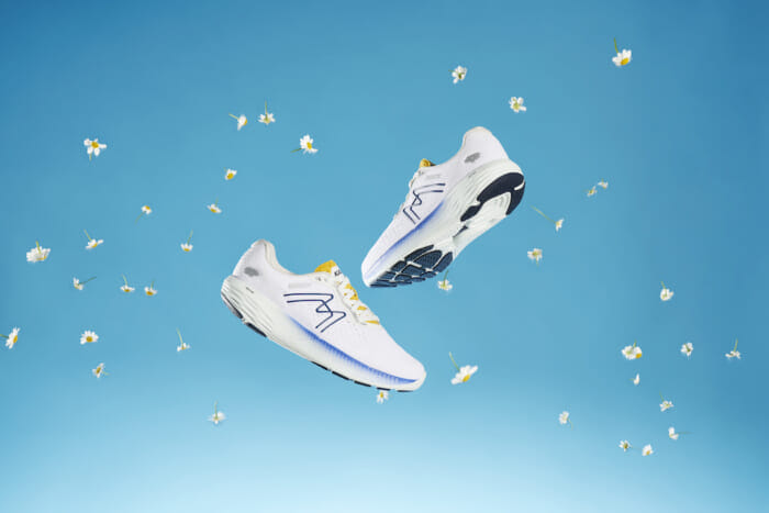 Calf and YMR Track Club. The collaboration of these two run experts has resulted in a refreshing color scheme that will look great in the summer sun.