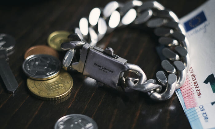 連載「憧れの逸品」No.204 ハワイアンなサンローランのブレスレット。