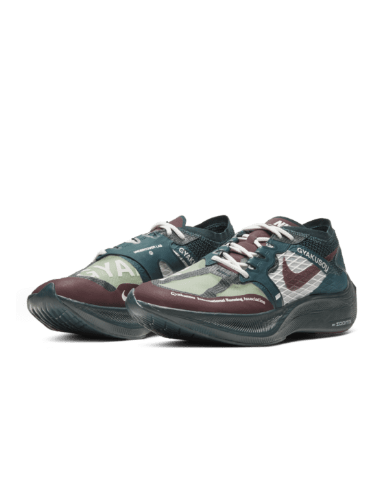 独創的な配色の厚底シューズもラインナップ。NIKELAB GYAKUSOUの最新コレクションがお目見えです。