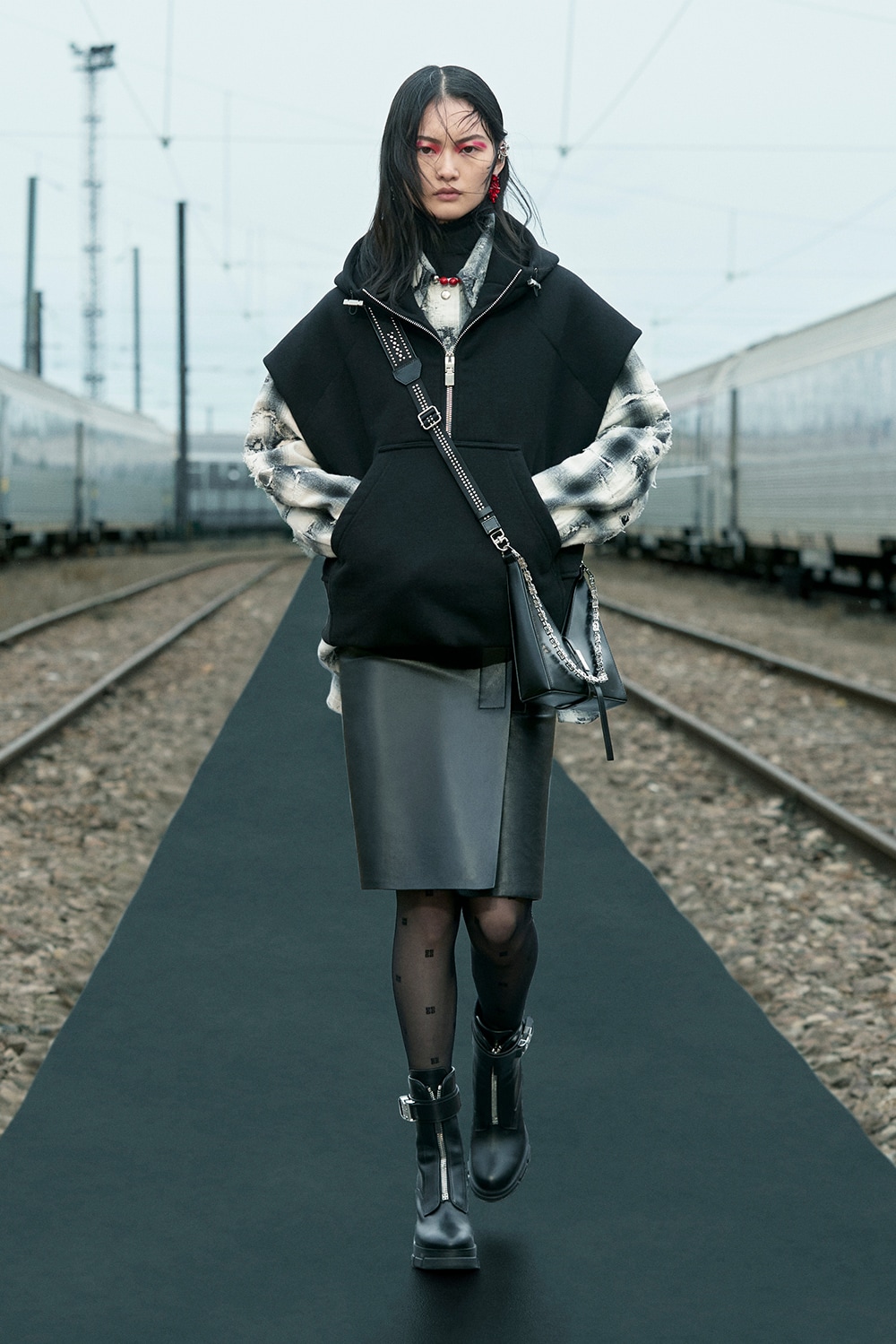 GIVENCHY | HOUYHNHNM（フイナム）