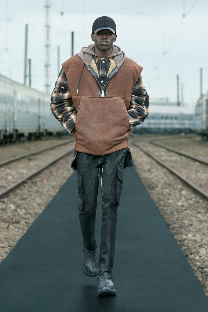 GIVENCHY | HOUYHNHNM（フイナム）