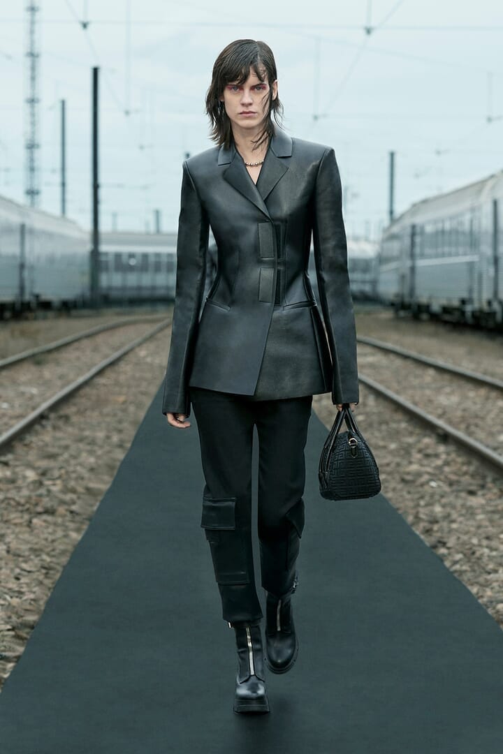 GIVENCHY | HOUYHNHNM（フイナム）