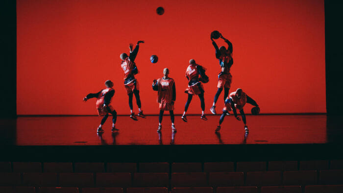 スポーツが持つ創造性は無限だ。ナイキがアンダーカバーやオフ-ホワイト™️など4組とコラボし、祭典に向けたコレクションを発表。