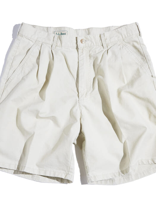 If you're having trouble choosing summer pants, Elle Bean's Inatai Tuck Shorts are the perfect choice.