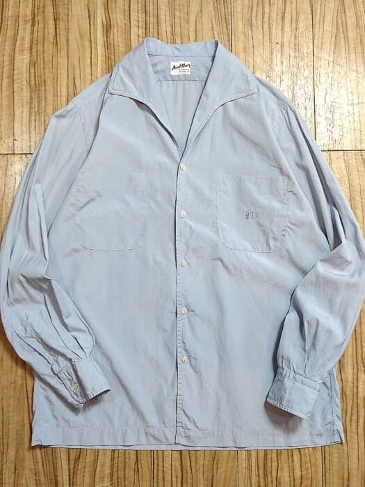 Shark collar for a different shirt style.