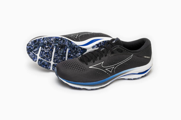 ミズノ史上最高の高反発ソールを搭載。25代目の「ウエーブライダー」が、これまでとは一味違う仕上がりです。