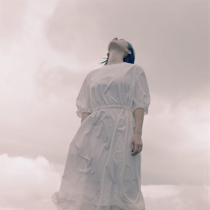 m/lue.の新曲『大切なキミへ』がリリース。何気ない日常を紡いだMVにも要注目です。