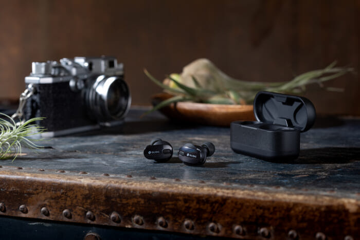 オンライン会議の新マナーは高音質。グライディック史上最高のイヤフォンで、声を聞く、届ける。