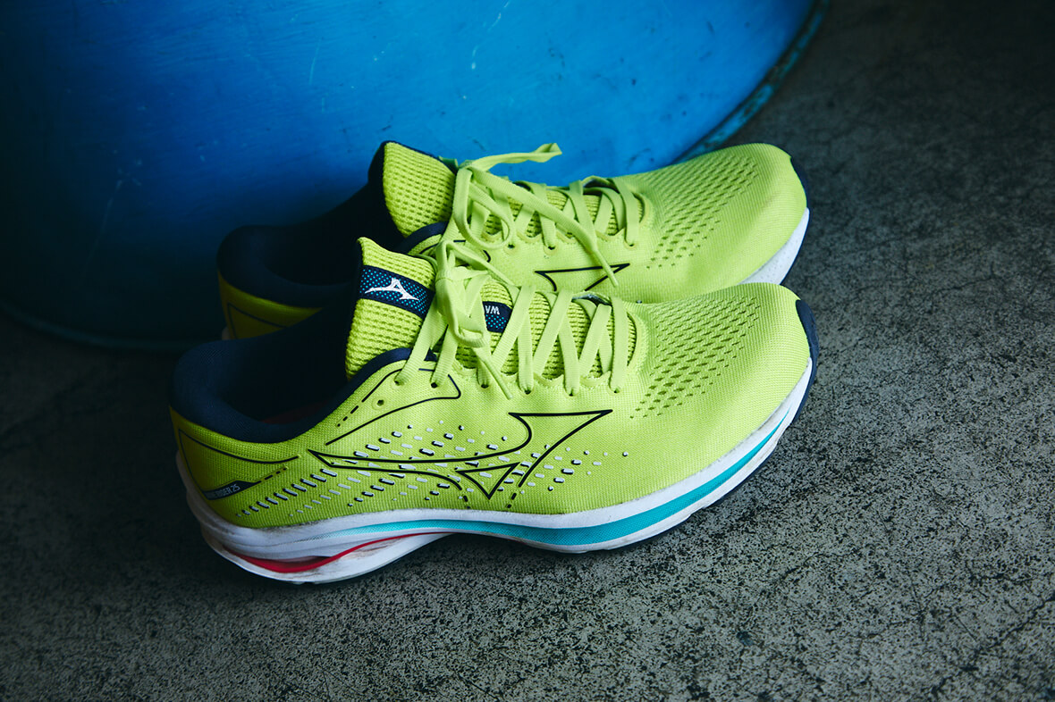 美品✨お値下げ致しました　ミズノウェーブライダー　ランニングシューズ ウェーブライダー25が日常に与えるスムーズな走り。VOL.2 中尾真也