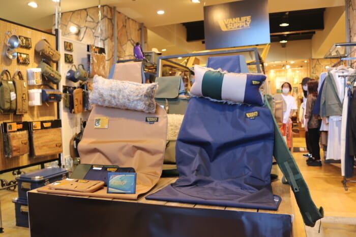 It has finally been a year since the great success. "The Camp" How has FREAK'S STORE changed since its first anniversary?