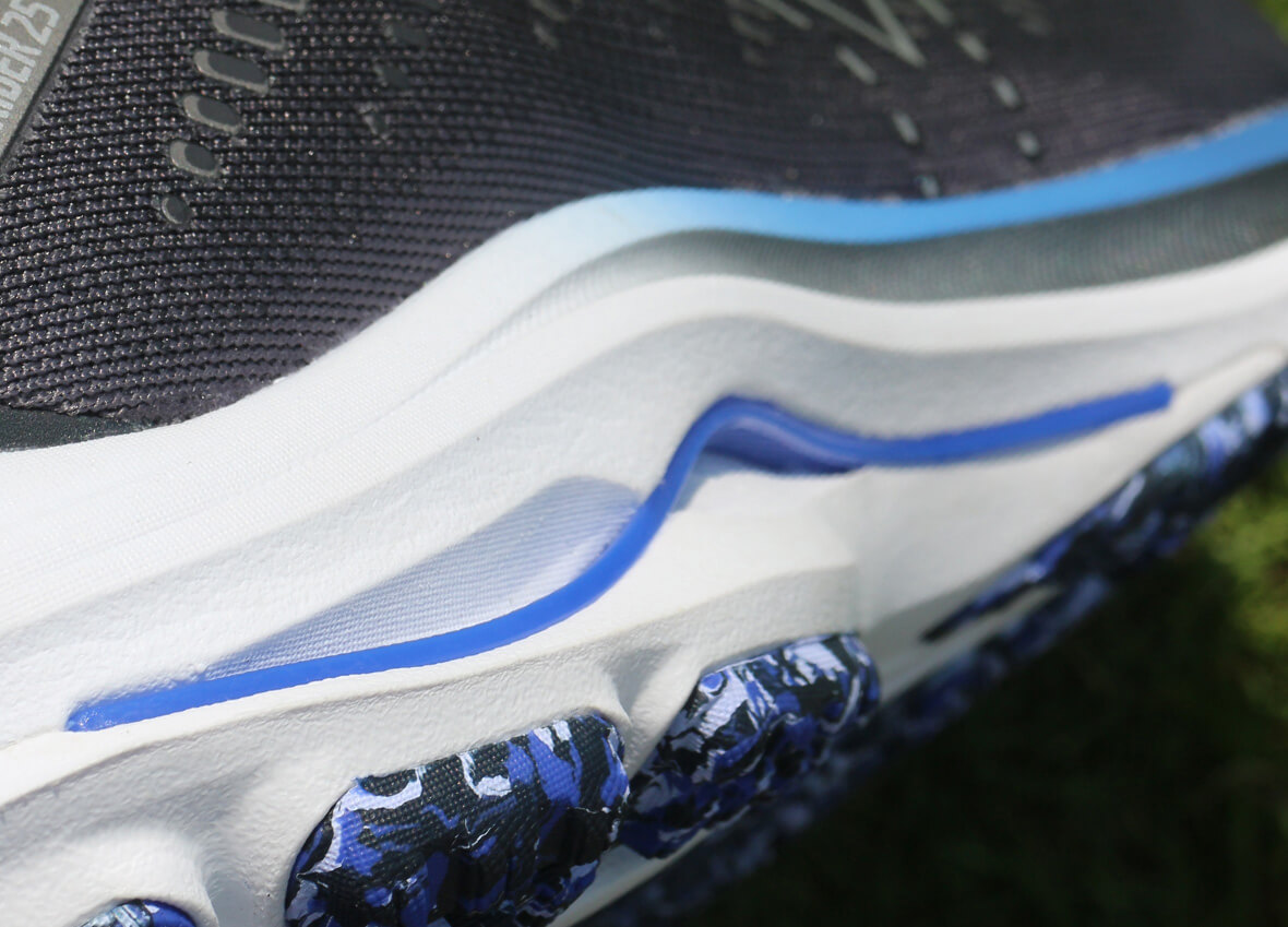 プレートの魔術師”ミズノが送り出す 最新ランニングシューズを斬る