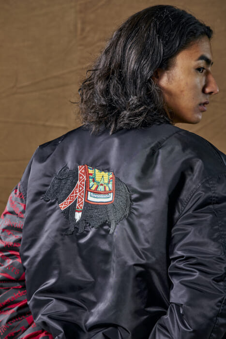 チベット独自の文化をファッションへ。エスニックな魅惑漂う、リベレイダースの新作アウター。